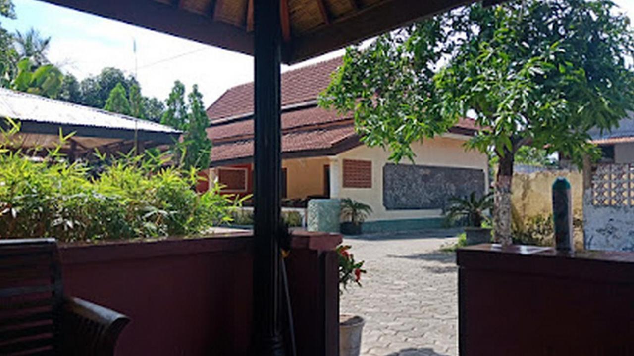 Hotel Nirwana Situbondo Redpartner Banyuanget Exteriör bild